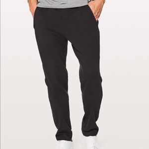 Lululemon Cross Cut Pant in Black